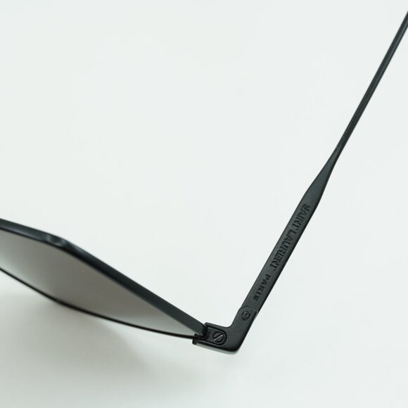?️ New Saint Laurent SL302 LISA 002 Sunglasses - Black Frame, Black Lenses main image 4